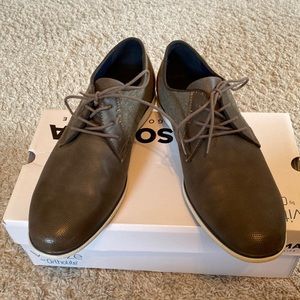 Like new! Vitalize Mens casual dress shoe